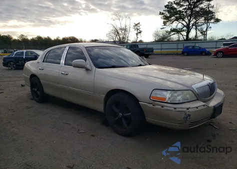 2010 Lincoln Town Car Signature Limited из США, поврежденный, VIN 2LNBL8CV1AX618688